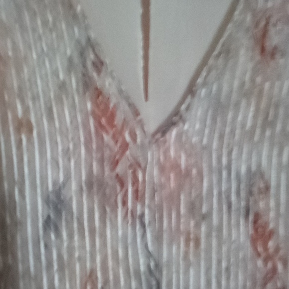 Light and White House Black Market - Picture 2 of 4